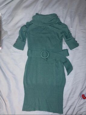 twenty one Form Fitting Sweater 3/4 length Sleeve Cowl Neck Dress with Belt